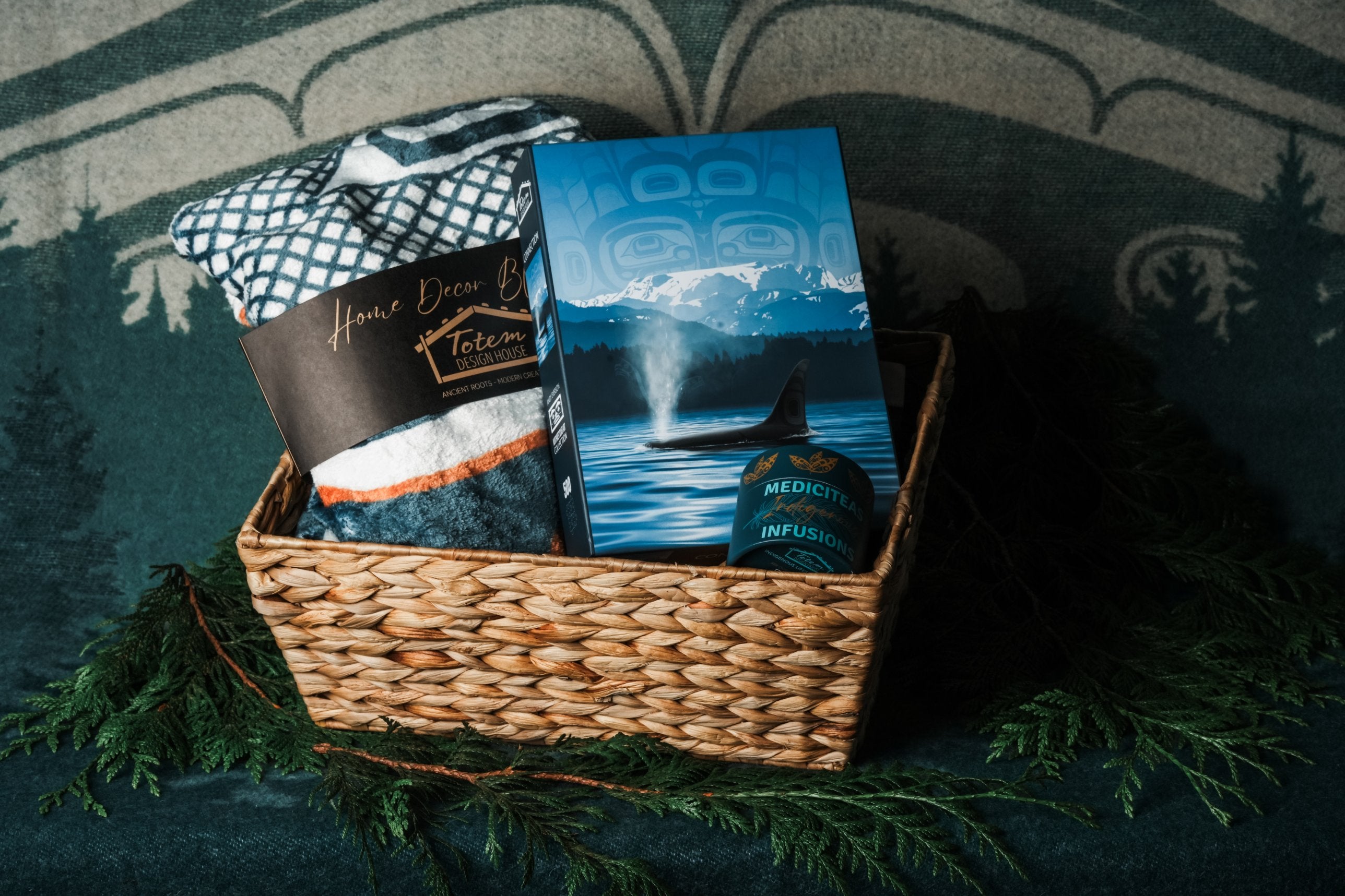 Family Night gift basket: Premium Fleece Blanket, Connection puzzle by Andy Everson and MediciTeas tin